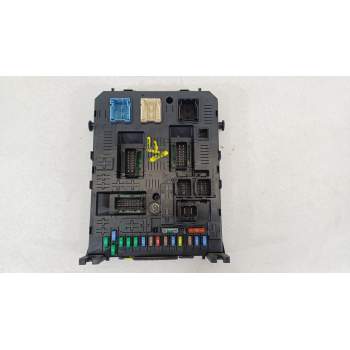 CAJA RELES / FUSIBLES 9664059080 BSI04EVK04