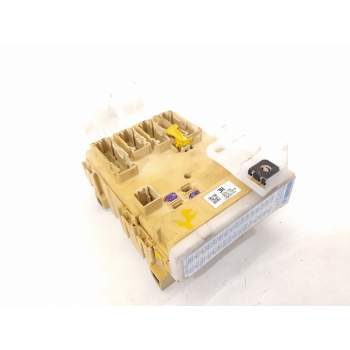 CAJA RELES / FUSIBLES 63583366 8273012X70A 8922102331