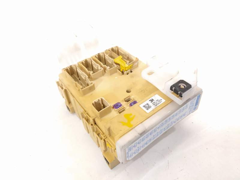 CAJA RELES / FUSIBLES 63583366 8273012X70A 8922102331