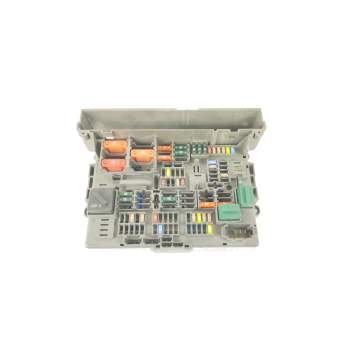 CAJA RELES / FUSIBLES 9119446 61149119446 17925000004A