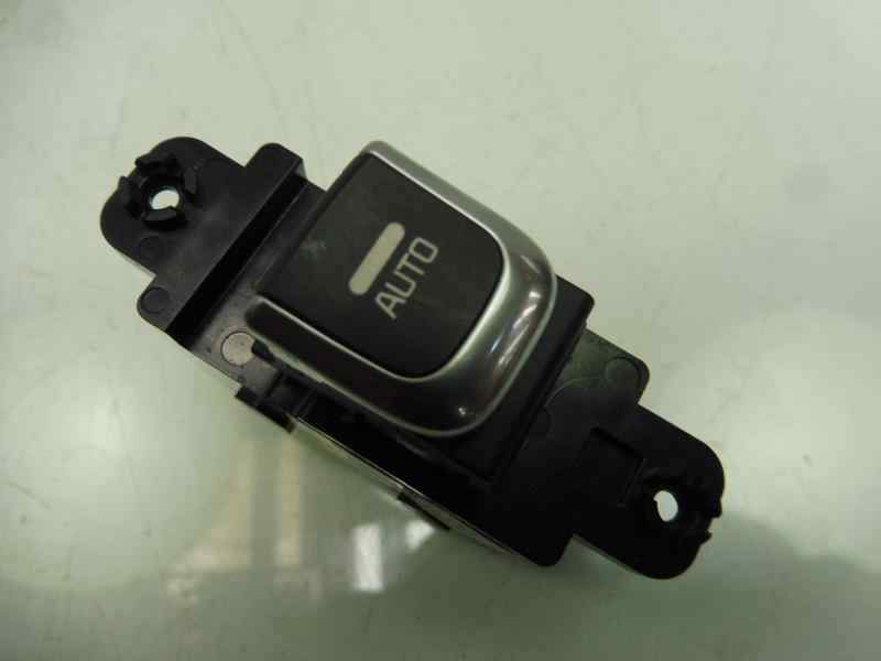 MANDO ELEVALUNAS TRASERO DERECHO 93580A4000 