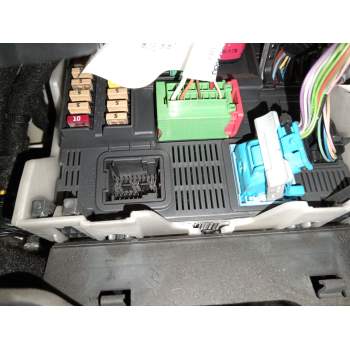 CAJA RELES / FUSIBLES 9819849680 