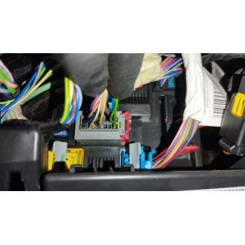 CAJA RELES / FUSIBLES 9819851280 
