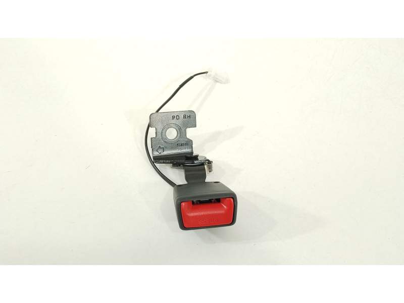 ENGANCHE CINTURON TRASERO DERECHO 89840G4000 