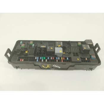 CAJA RELES / FUSIBLES JPLA14A073AB LR098963