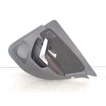 GUARNECIDO PUERTA TRASERA DERECHA A1777303600 