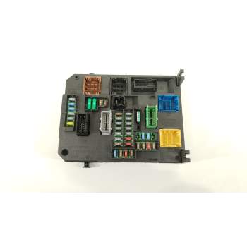 CAJA RELES / FUSIBLES 9806687980 