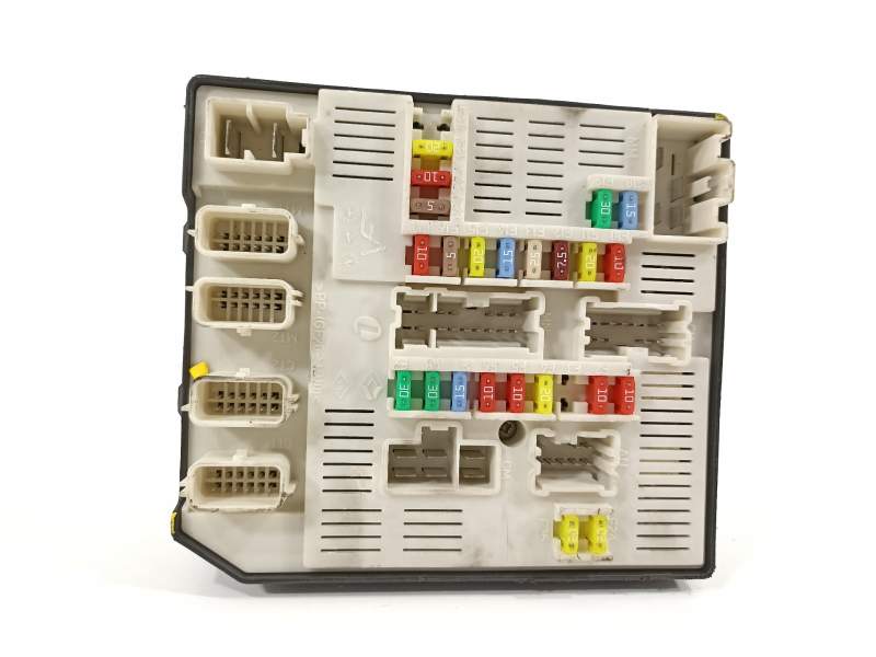 CAJA RELES / FUSIBLES 284B60168R 