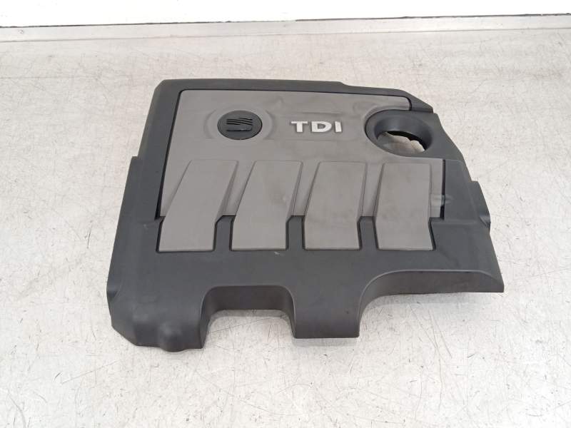 TAPA MOTOR 03L103925J 03L103925AT 
