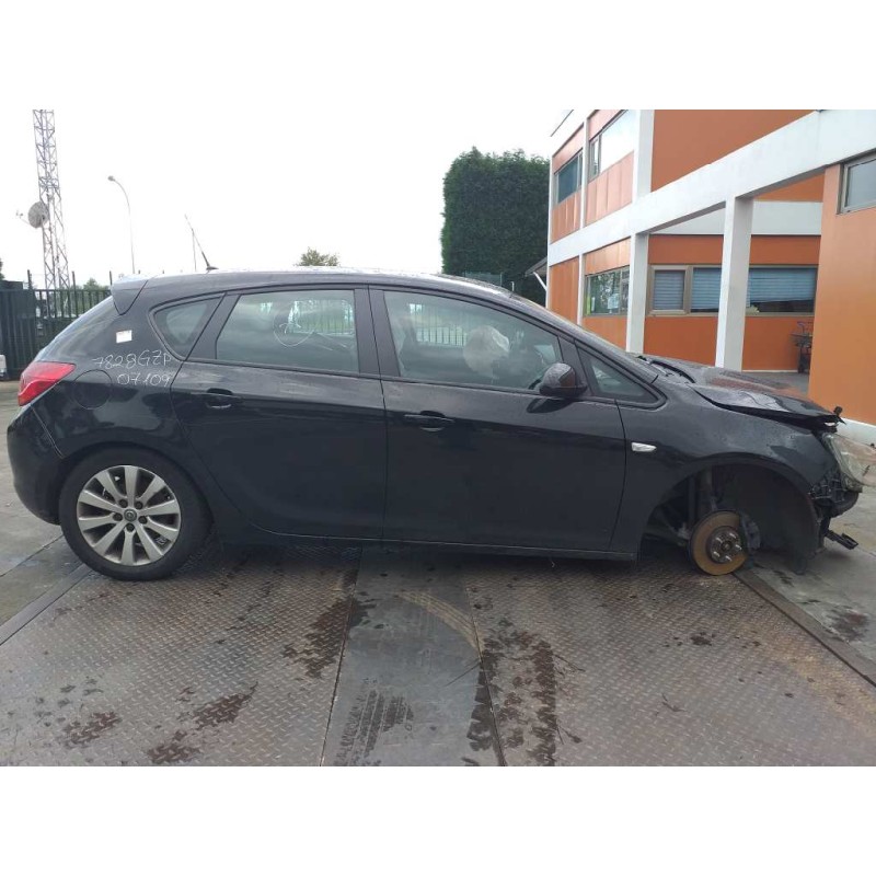 opel astra j lim. del año 2010