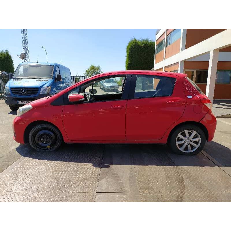 toyota yaris del año 2012