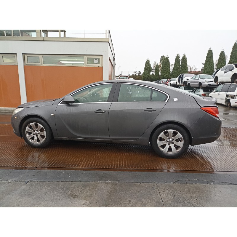 opel insignia berlina del año 2011