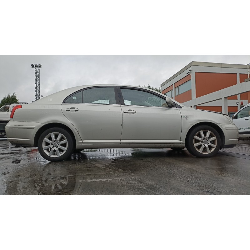 toyota avensis berlina (t25) del año 2005