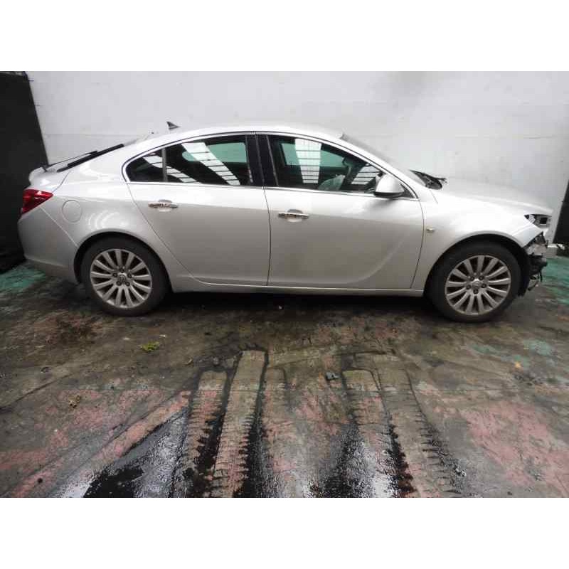 opel insignia berlina del año 2011