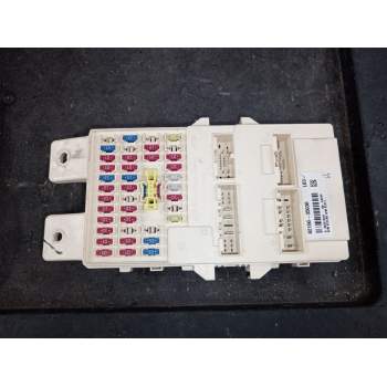 CAJA RELES / FUSIBLES 8215035030 