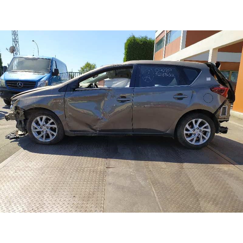 toyota auris del año 2018