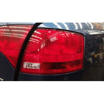 PILOTO TRASERO DERECHO 8E9945096E 