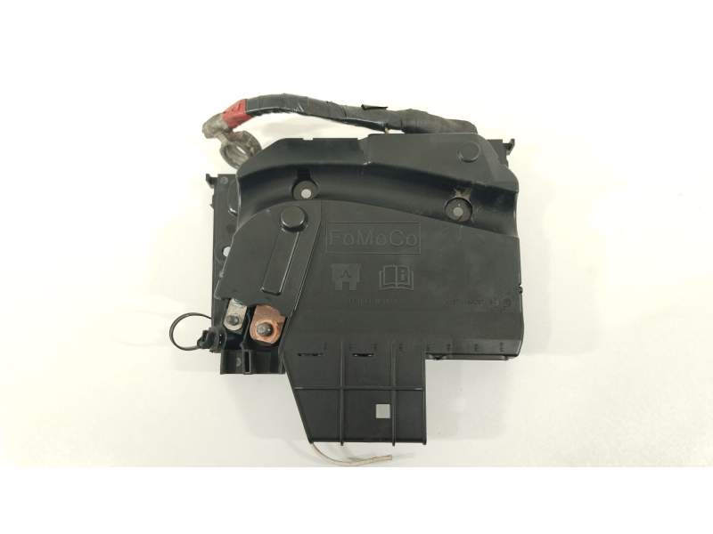 CAJA RELES / FUSIBLES AV6T14A067BC 