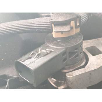 INYECTOR 04L130277AD 0445110473