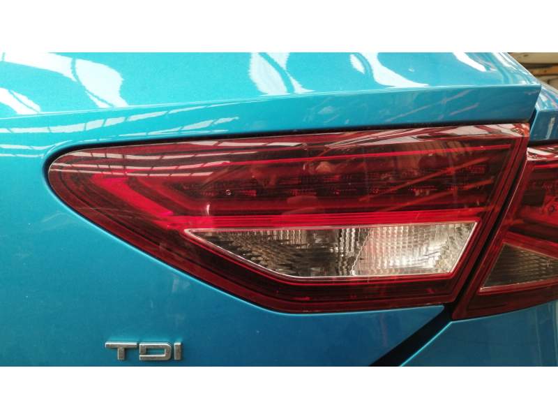 PILOTO TRASERO DERECHO EN PORTON 5F0945308D 