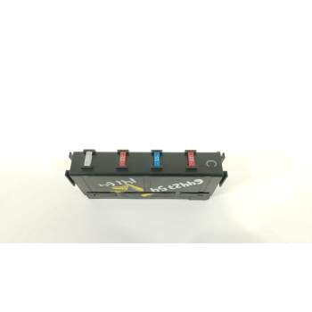 CAJA RELES / FUSIBLES 8264147020 72818502