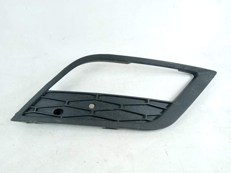 REJILLA PARAGOLPES DERECHA 5F0853666A 