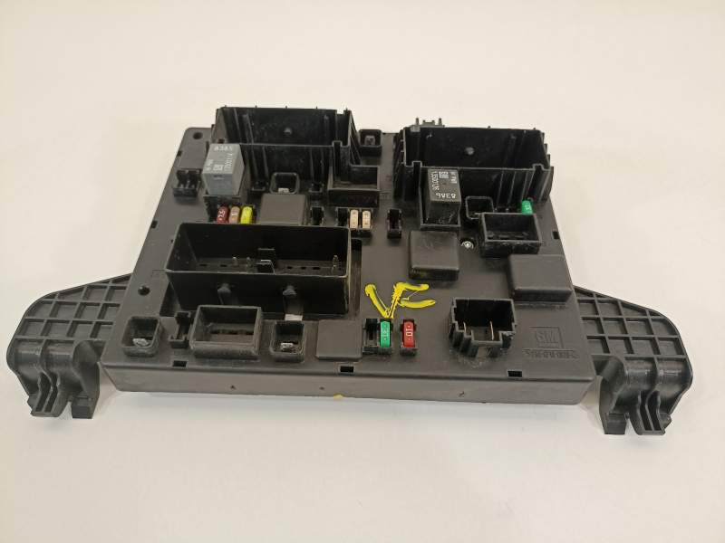 CAJA RELES / FUSIBLES 13302300 365927271 