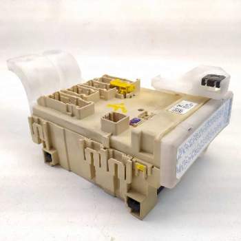 CAJA RELES / FUSIBLES 63583367 8273012X80A 8922102331