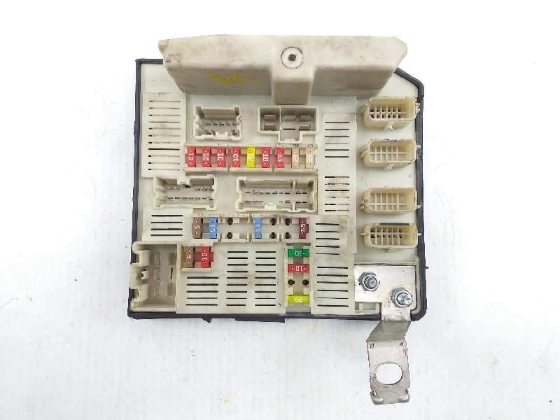 CAJA RELES / FUSIBLES 8200481866 