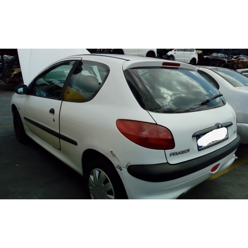 peugeot 206 berlina del año 2001