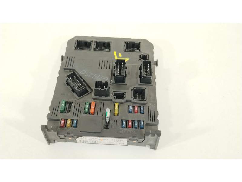 CAJA RELES / FUSIBLES 9652474380 S118085300K BSIF0100