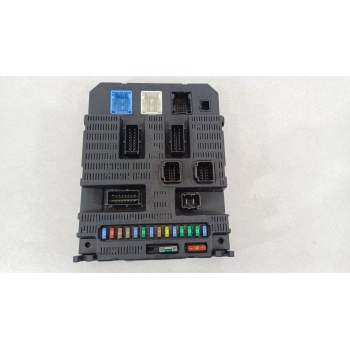 CAJA RELES / FUSIBLES 9659285380 BSI 2004P0600