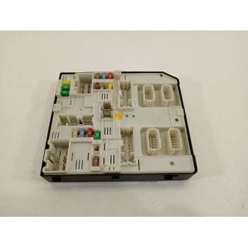 CAJA RELES / FUSIBLES 284B62069R 522222F04 USM2010