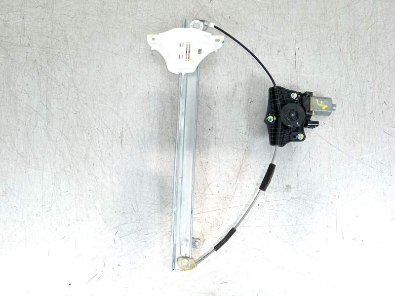 ELEVALUNAS DELANTERO DERECHO 82460K6000 