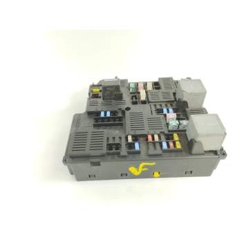 CAJA RELES / FUSIBLES 31473770 