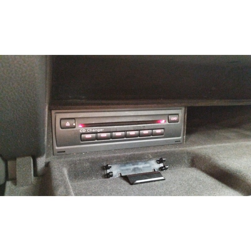 Recambio de sistema audio / radio cd para audi a6 berlina (4f2) 2.0 tdi referencia OEM IAM   