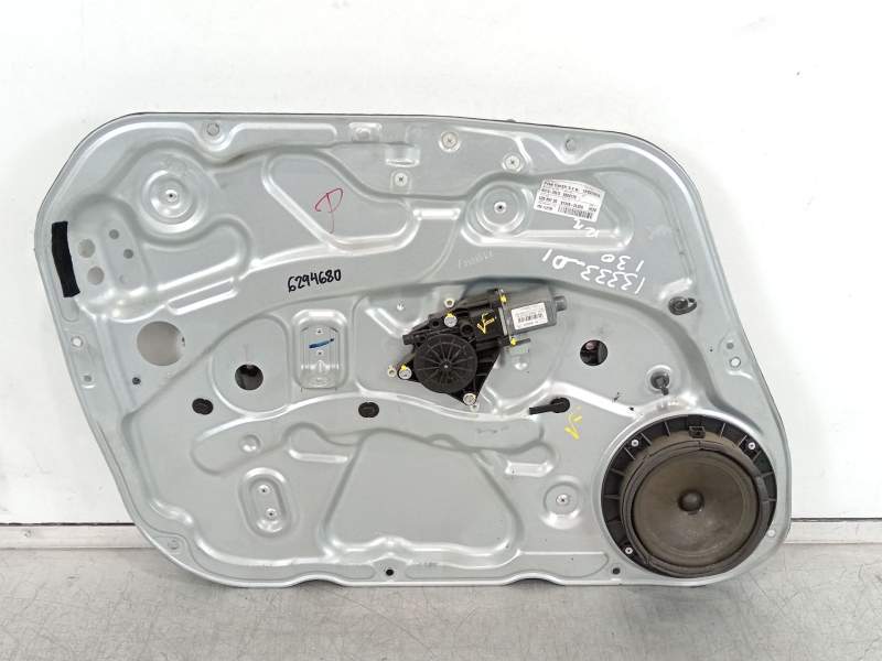 ELEVALUNAS DELANTERO IZQUIERDO 824702R010 824502R000 824712R000
