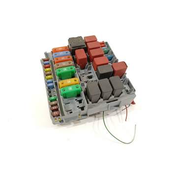 CAJA RELES / FUSIBLES 51905216 