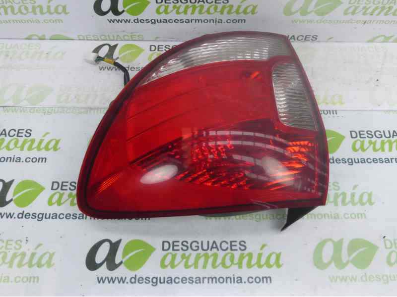 PILOTO TRASERO DERECHO 92402FD070 