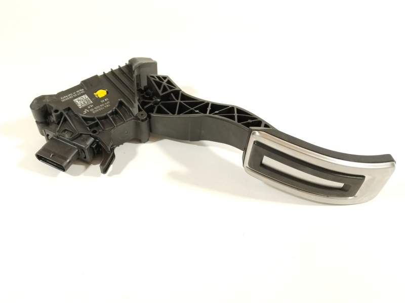 POTENCIOMETRO PEDAL 3WA723503 