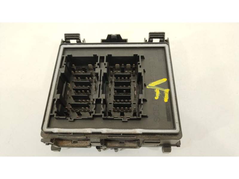 CAJA RELES / FUSIBLES 9562184858 L1TT14D068HAD