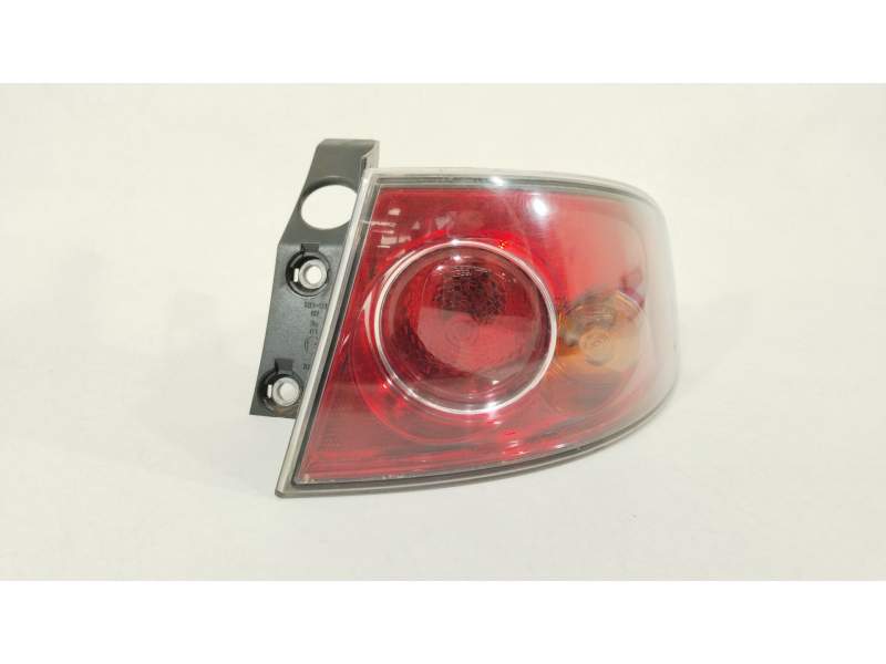 PILOTO TRASERO DERECHO 6L6945112 6L6945096A 