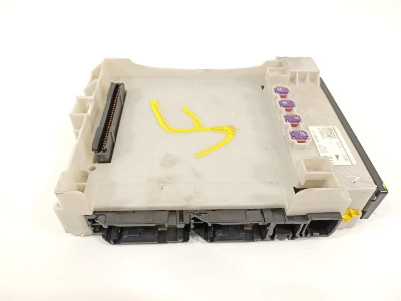 CAJA RELES / FUSIBLES 8273042890A 