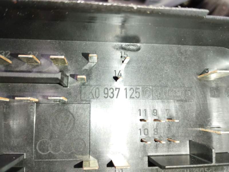 CAJA RELES / FUSIBLES 1K0937125C 