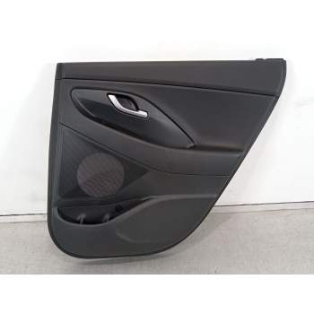 GUARNECIDO PUERTA TRASERA DERECHA 83302G4010 