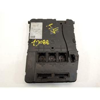 CAJA RELES / FUSIBLES 8200351182 