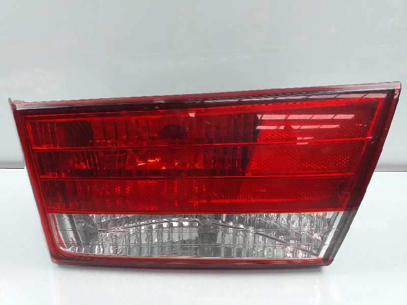PILOTO TRASERO DERECHO 924043K0 
