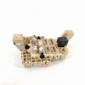 CAJA RELES / FUSIBLES 3677062JC0 G390K8FF 
