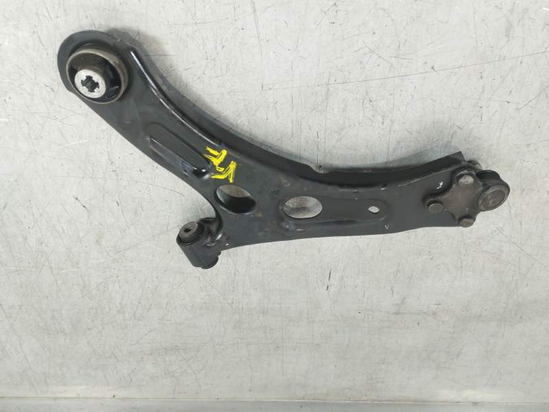 BRAZO SUSPENSION INFERIOR DELANTERO DERECHO 9850674380 