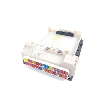 CAJA RELES / FUSIBLES 827301A020 